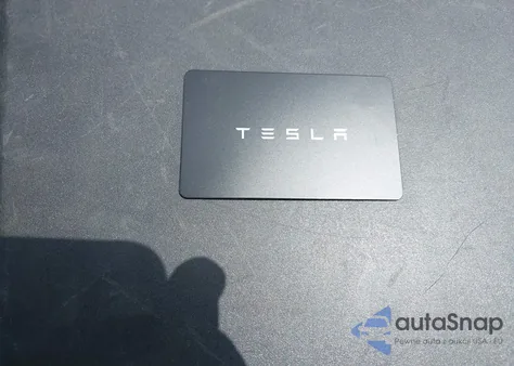 2025 Tesla Model Y from USA, damaged, VIN 7SAYGDEDXSF276422